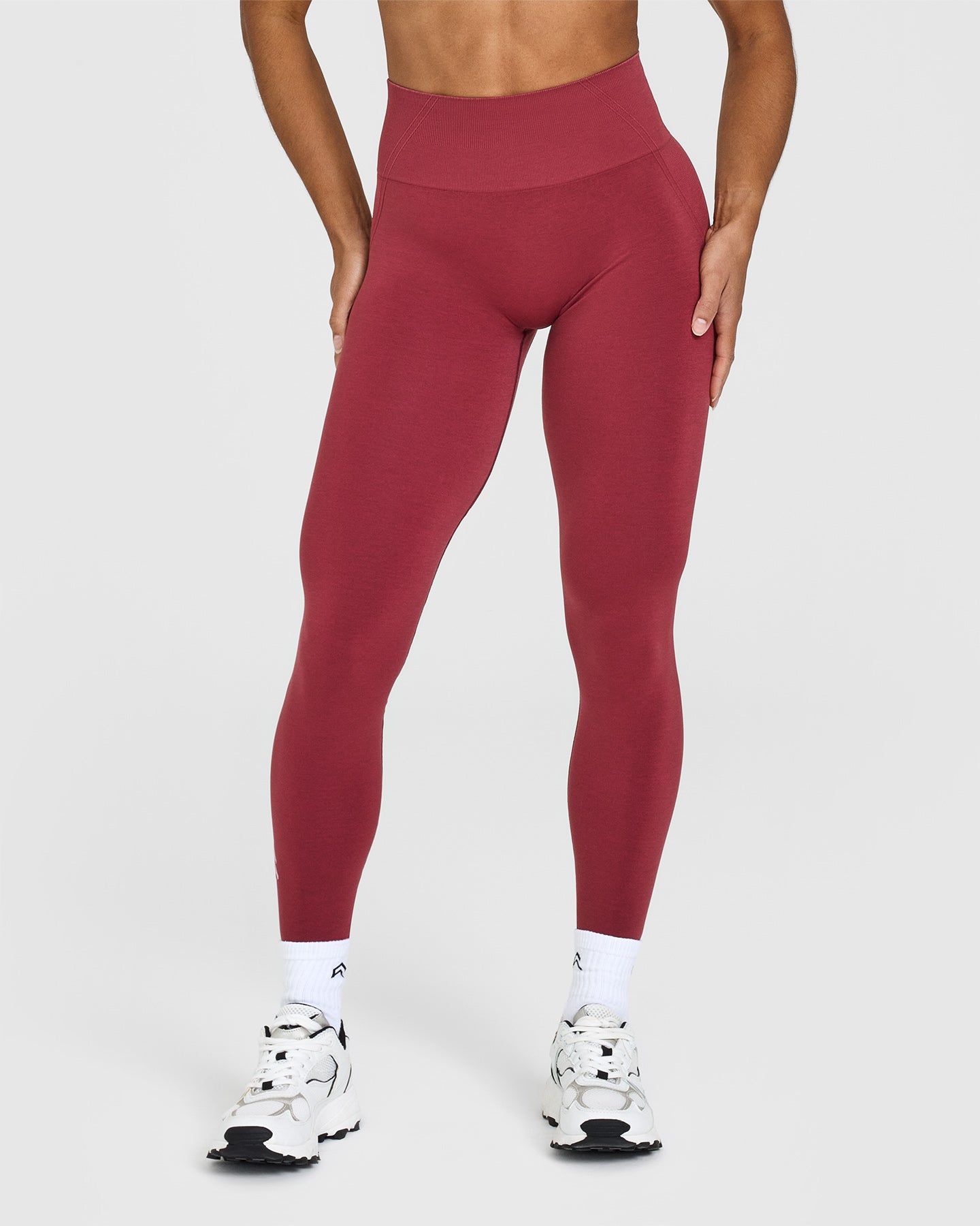Effortless Seamless Leggings with White Logo | Burnt Cherry