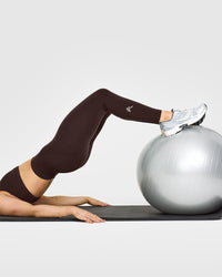 Effortless Seamless Leggings with White Logo | 70% Cocoa