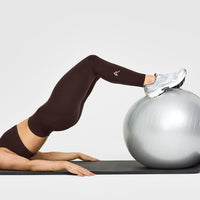 Effortless Seamless Leggings with White Logo | 70% Cocoa