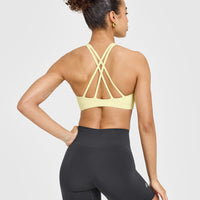 EasyLift™ High Neck Sports Bra | Pastel Yellow