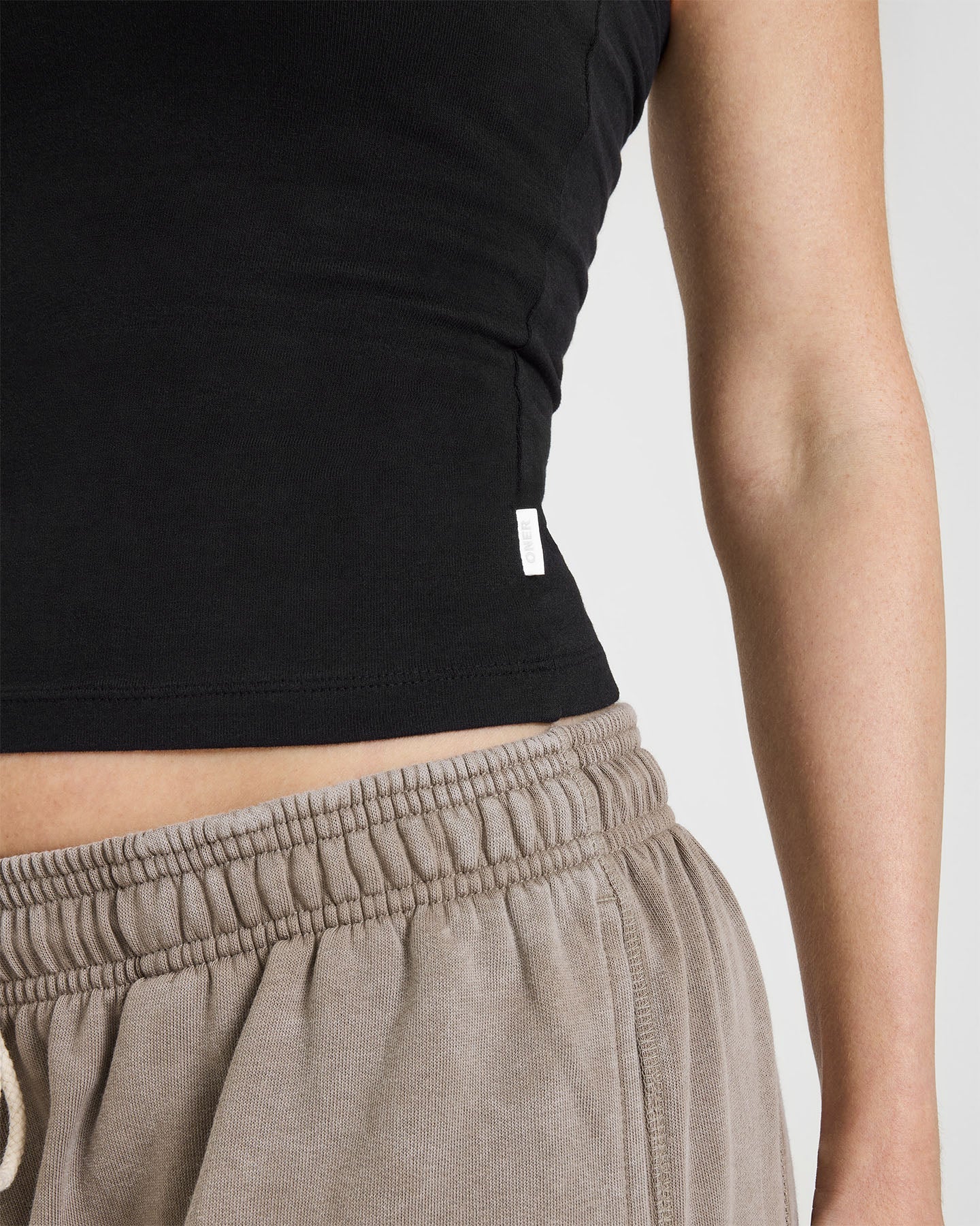 Cotton Fitted Vest | Black