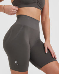 Effortless Seamless Cycling Shorts with White Logo | Deep Taupe