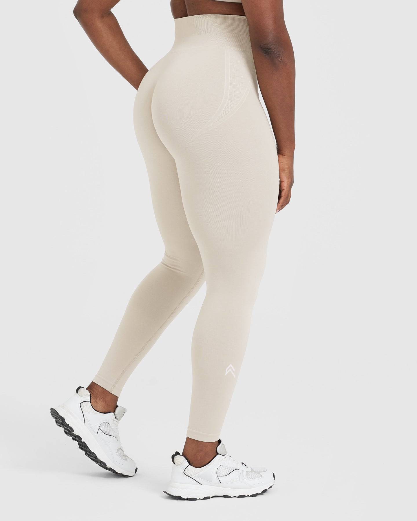 Effortless Seamless Leggings with White Logo | Sand
