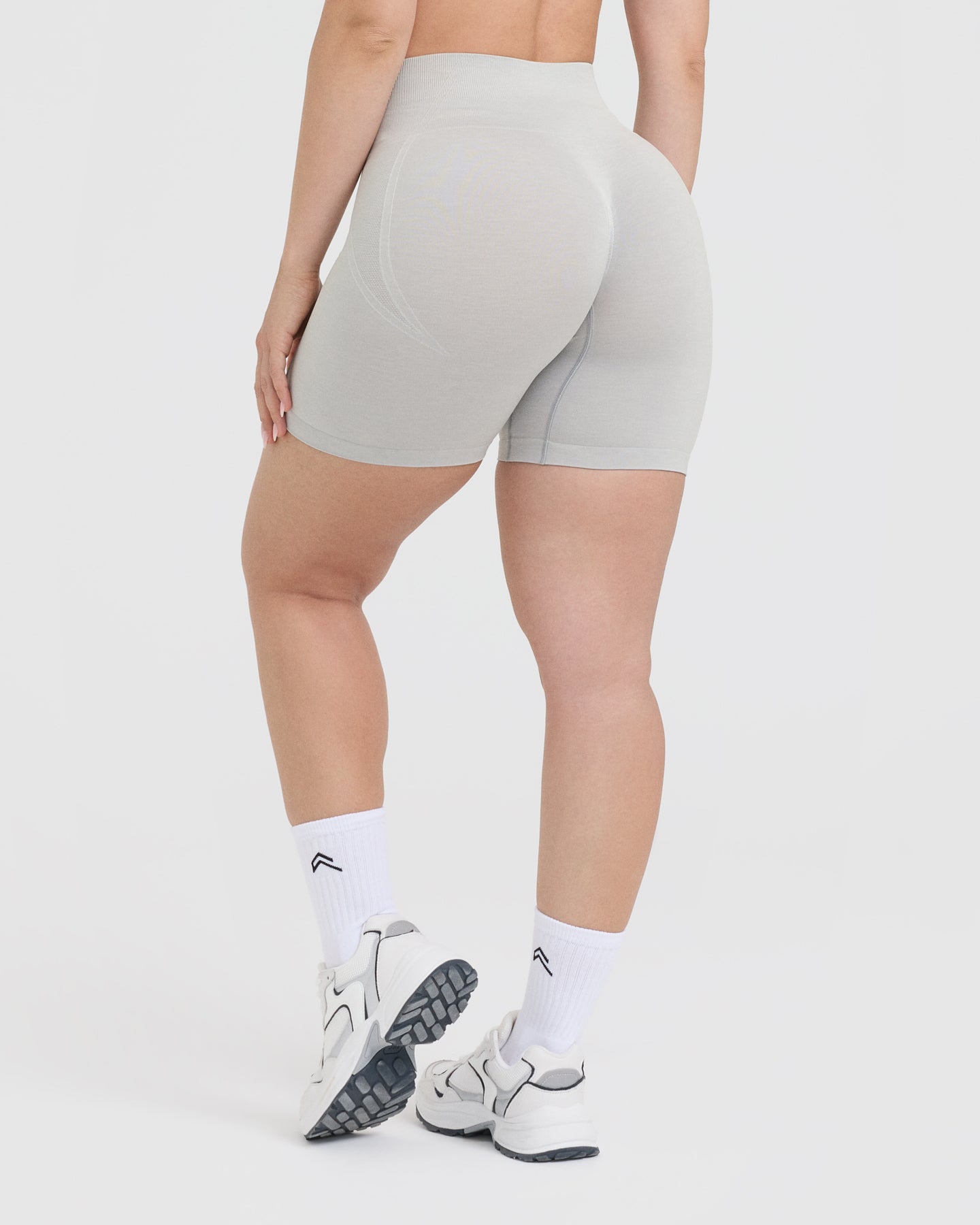 Effortless Seamless Shorts with White Logo | Light Grey Marl