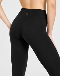 SoftMotion™ High Waisted Capri Leggings | Black