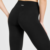 SoftMotion™ High Waisted Capri Leggings | Black