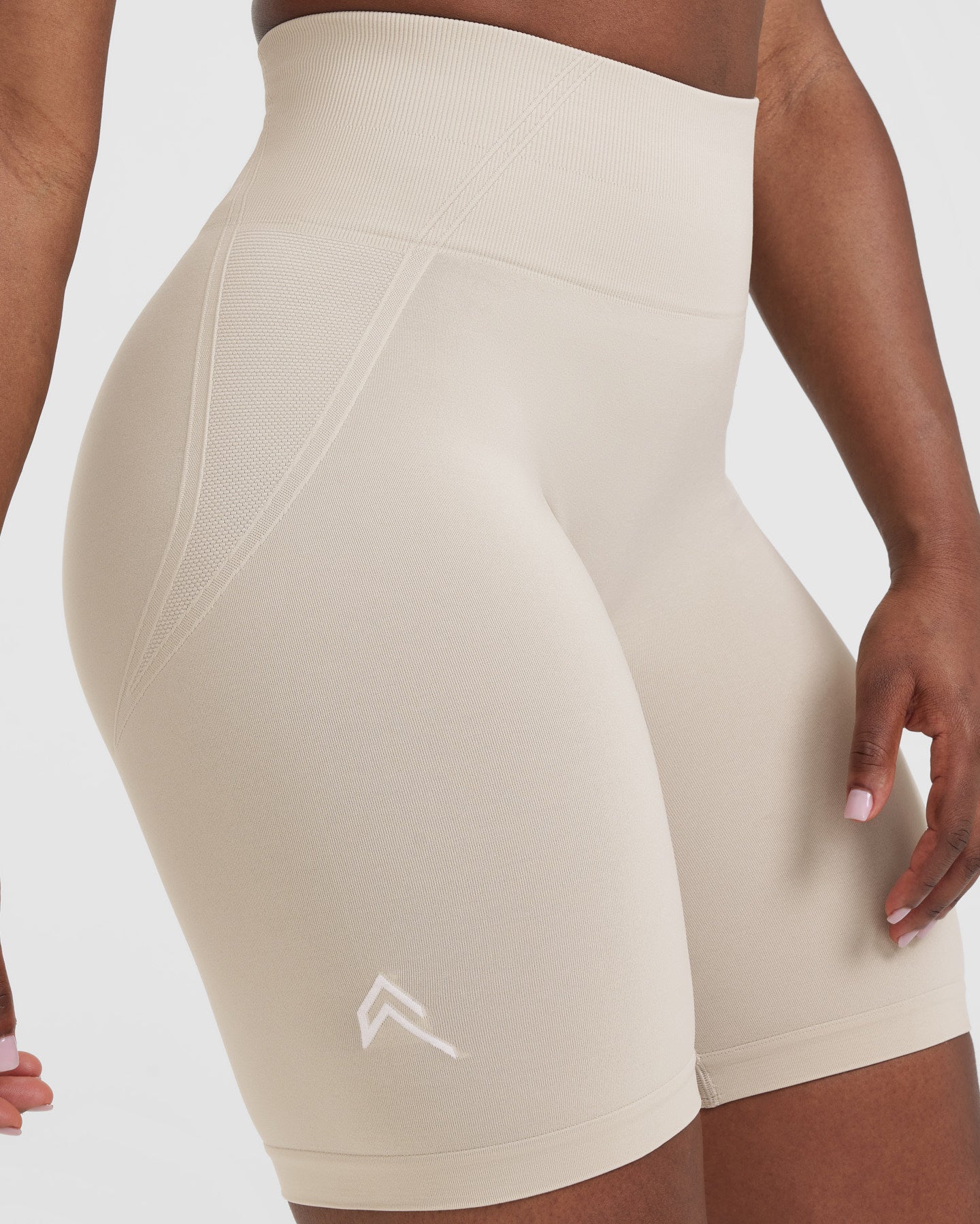 Effortless Seamless Cycling Shorts with White Logo | Sand