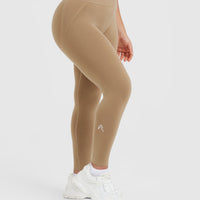 Effortless Seamless Leggings with White Logo | Dune Brown