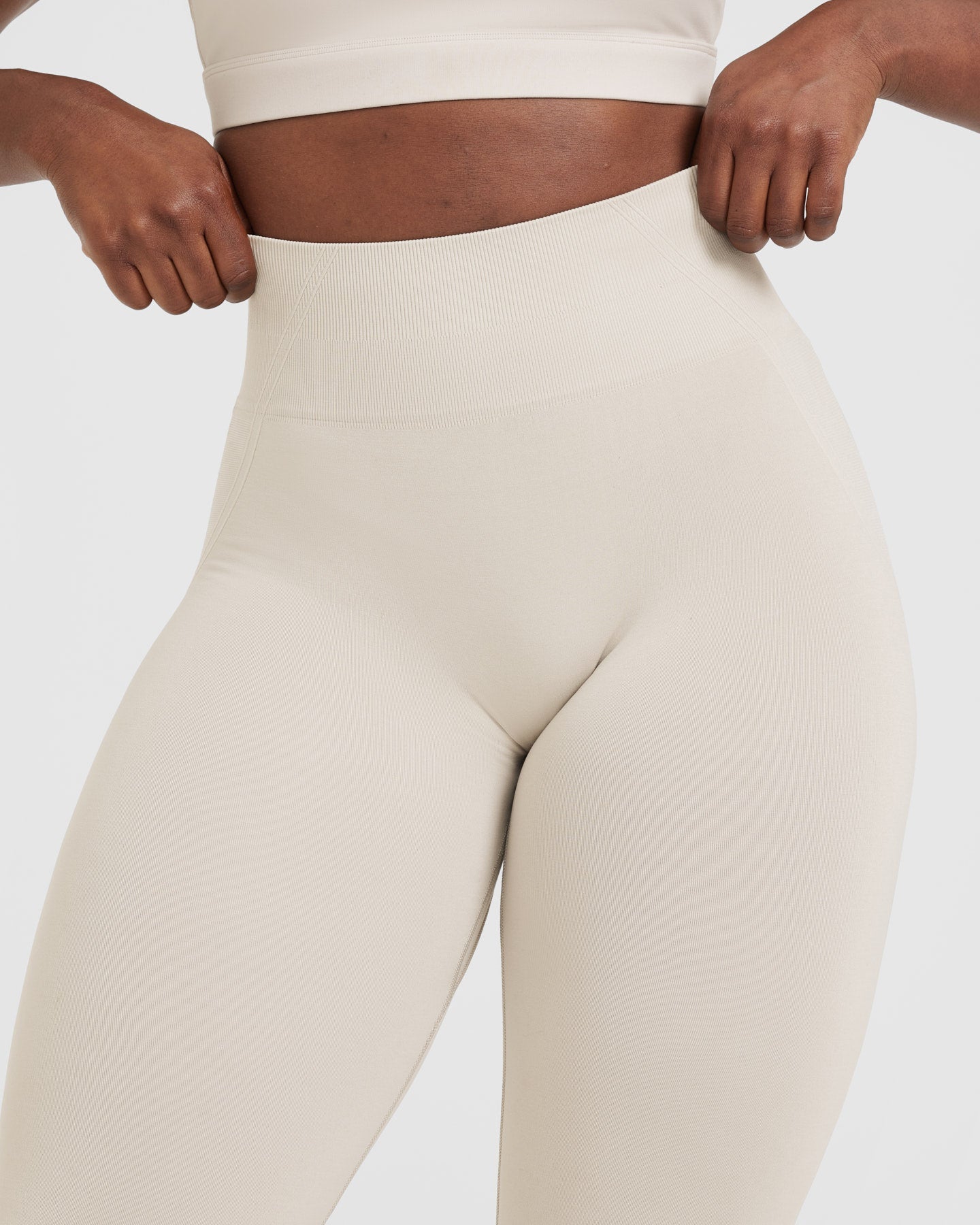 Effortless Seamless Leggings with White Logo | Sand