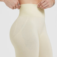 Effortless Seamless Leggings with White Logo | Vanilla