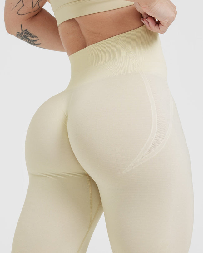 Effortless Seamless Leggings with White Logo | Vanilla