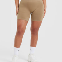 Effortless Seamless Shorts with White Logo | Dune Brown