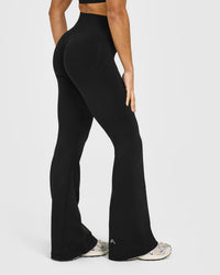 EffortlessLift™ Seamless Flared Bottoms with White Logo | Black