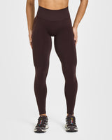 Effortless Seamless Leggings with White Logo | Plum Brown