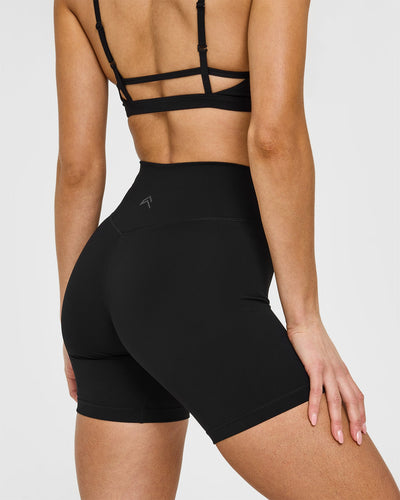 Timeless High Waisted Shorts 6" | Black