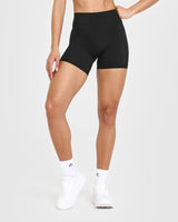 Unified High Waisted Pocket Shorts 6" | Black