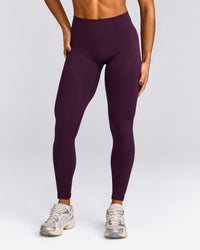 EnhanceLift™ Seamless Leggings with Grey Logo | Blackberry Purple