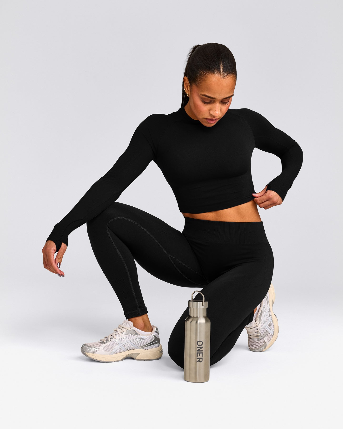 Oner Seamless Fitted Long Sleeve Mid Top | Soft Black