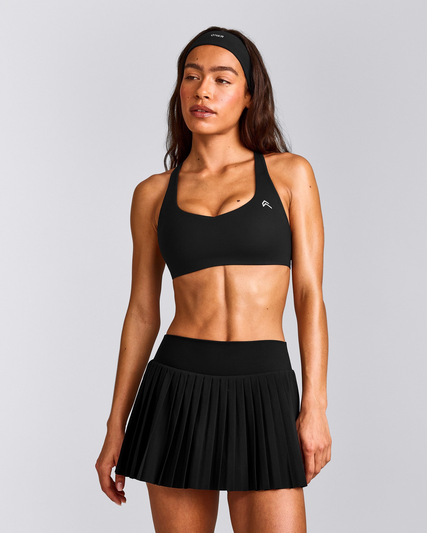 EasyLift™ Cross Back Sports Bra with Grey Logo | Black