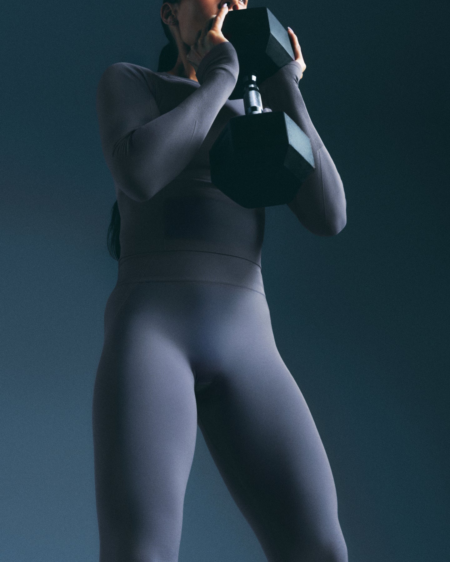 EffortlessLift™ Seamless Mid Rise Leggings with Grey Logo | Light Granite Blue