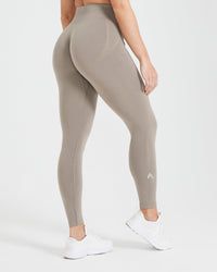 EffortlessLift™ Seamless Leggings with White Logo | Minky