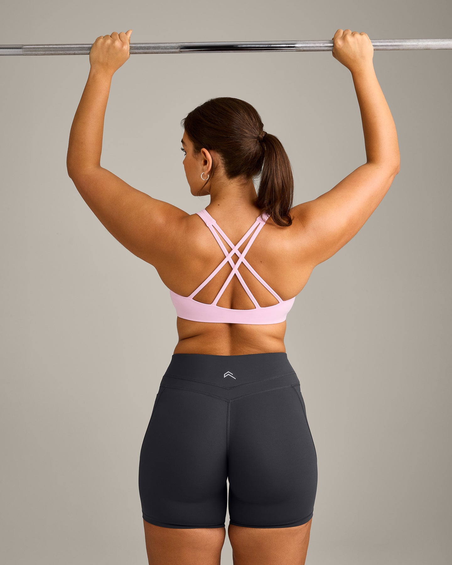 EasyLift™ High Neck Sports Bra with Grey Logo | Chalk Pink