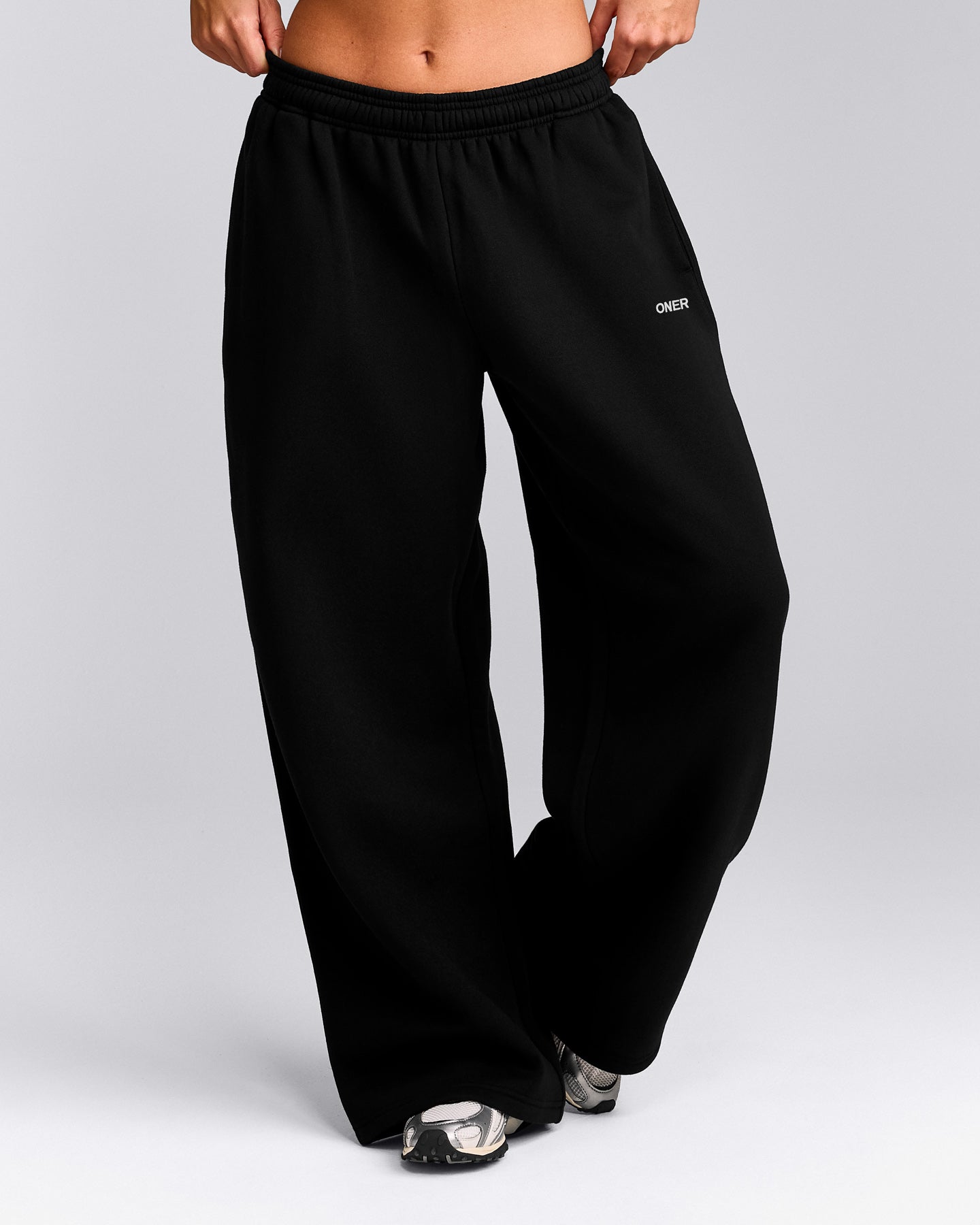 Foundations Cosy Oversized Straight Leg Joggers | Black