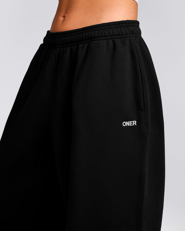Foundations Cosy Oversized Straight Leg Joggers | Black