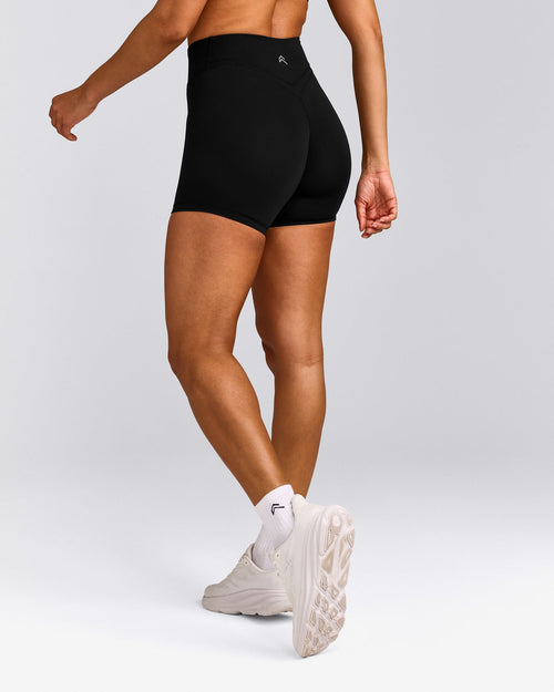 UnifiedMove™ Wrap Shorts 6" with Reflective Logo | Black
