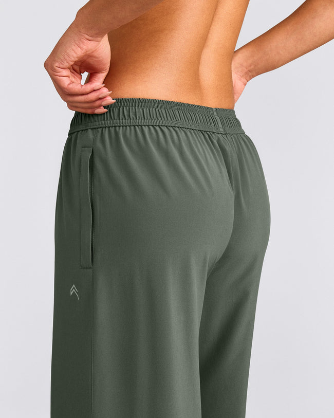 AirMove™ Straight Leg Pants with Reflective Logo | Dark Khaki