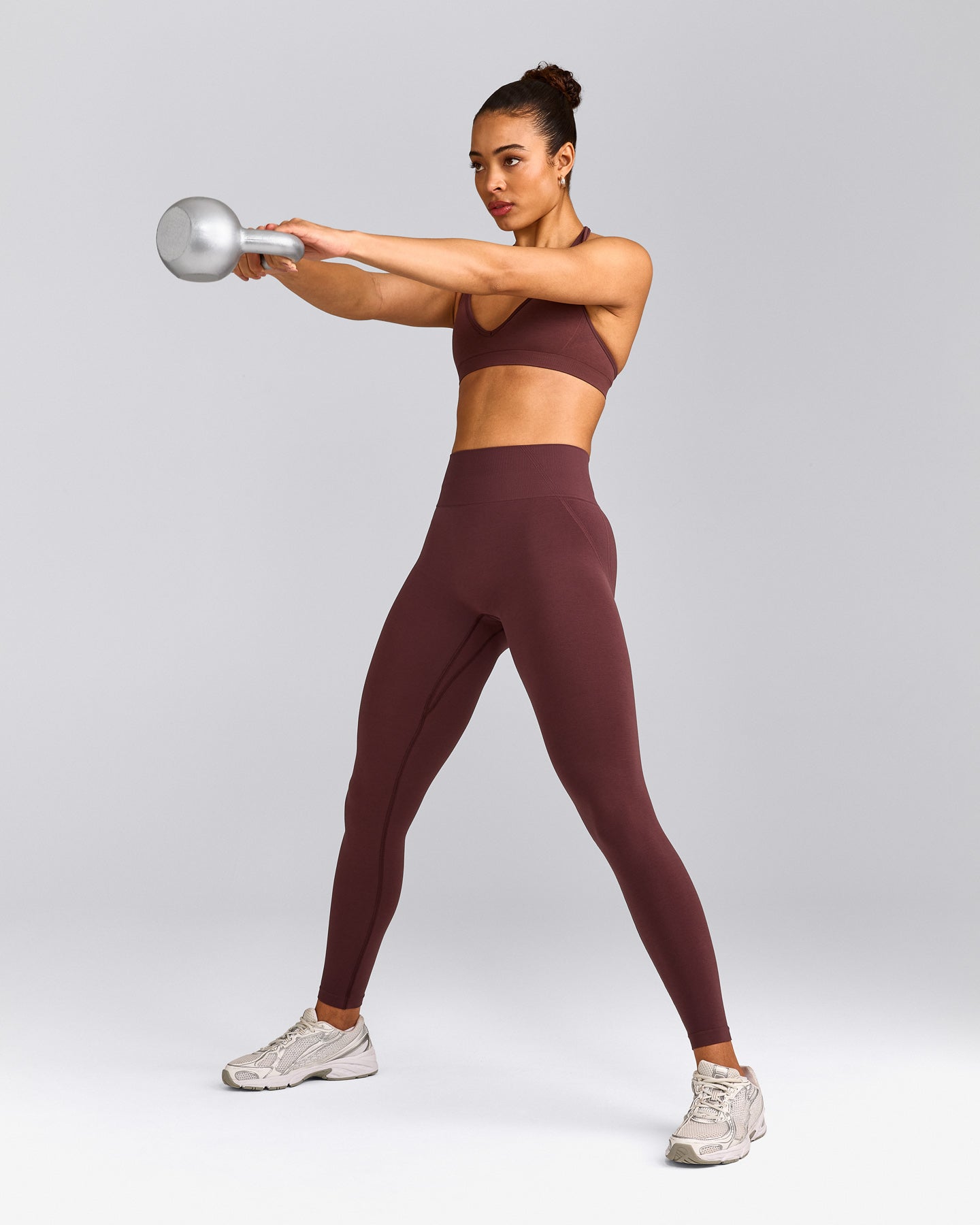 EffortlessLift™ Seamless Leggings with Grey Logo | Velvet Mocha