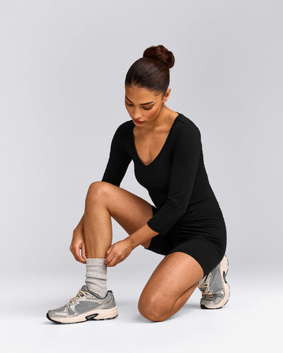 Mellow™ Motion Wide V Neck 3/4 Length Sleeve Mid Top | Black