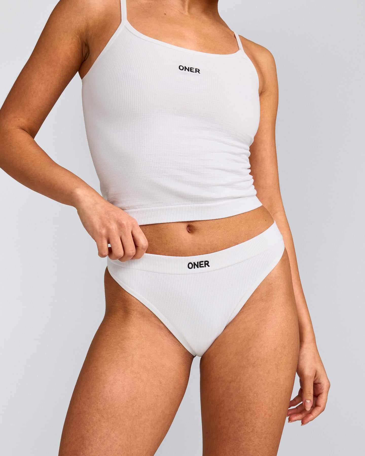 Seamless Thong | White