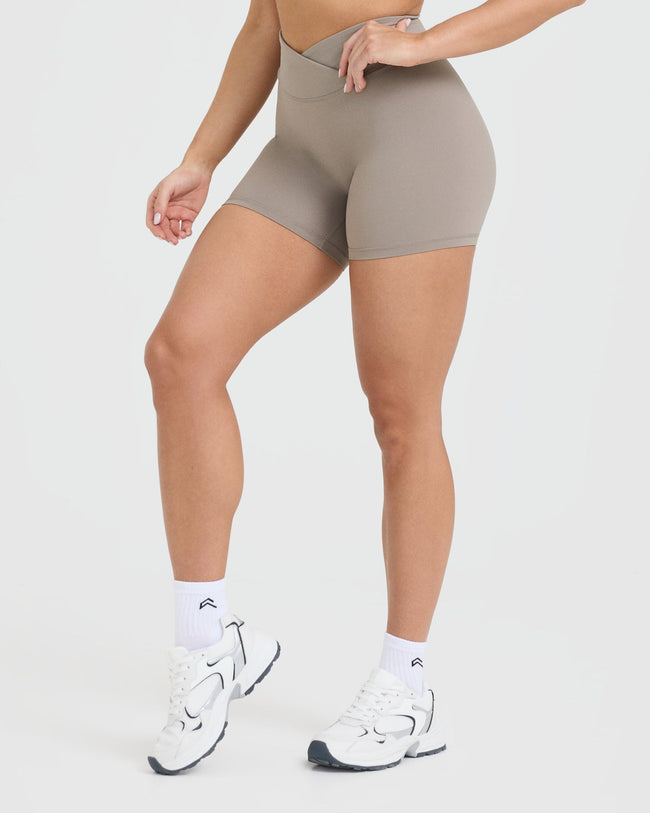 UnifiedMove™ Wrap Shorts 6" | Minky
