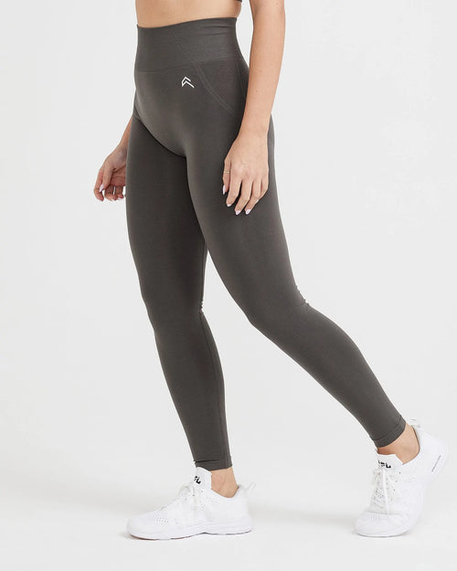 Effortless Seamless Leggings with White Logo | Deep Taupe